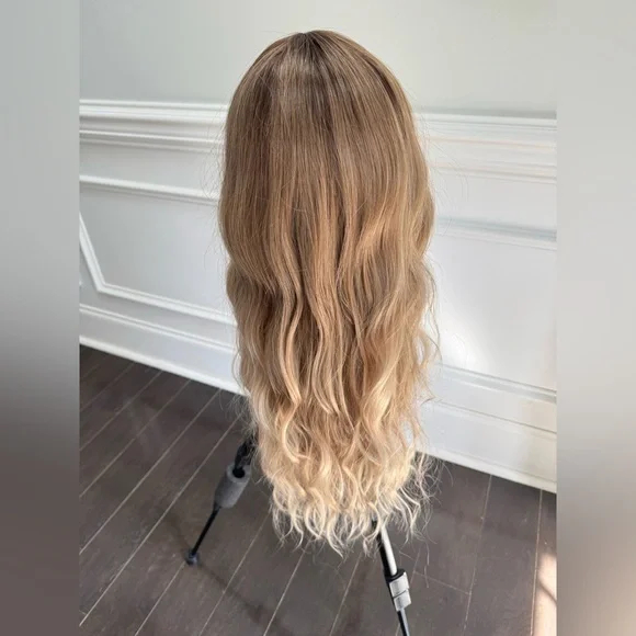 JB EXTENSIONS DAPHNE MIX BLONDE, WITH TAG, BANGS TO BE STYLED TO YOUR PREFERENCE - Picture 5 of 6